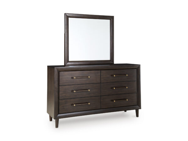 Alternative view of Dantenton Dresser w/ Mirror